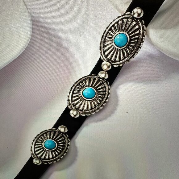 Turquoise Concho Choker Necklace with Black Velvet - Boho Western Style in Gift - Picture 7 of 12